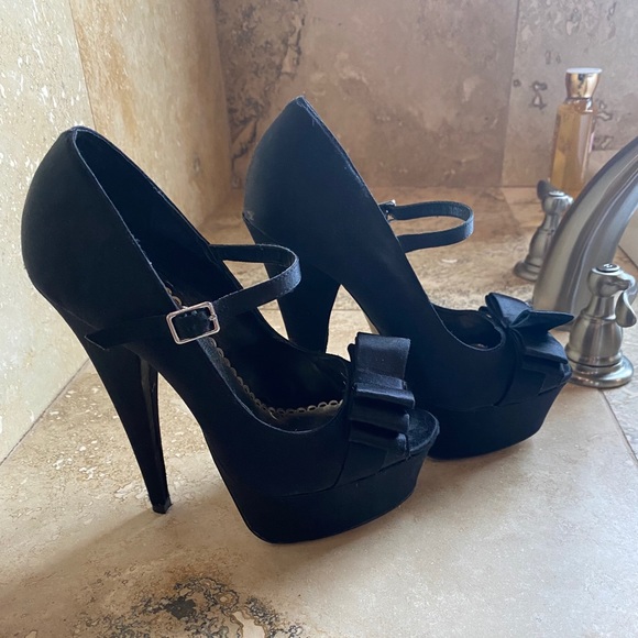 Bebe platform heels size 6 very sexy - Picture 6 of 7